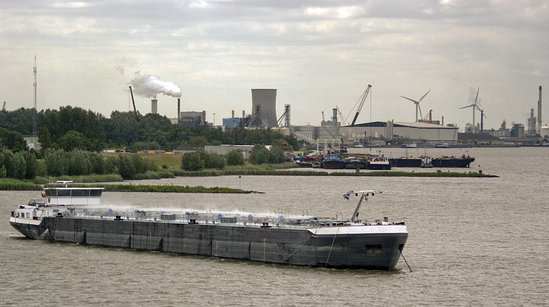 从深圳发国际快递到迪拜几天能到（国际快递最快几天到迪拜）