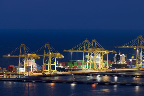 国际海运公司运费怎么算（国际海运干货知识分享）