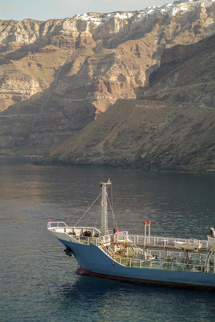 乌兰察布华通物流集团有限公司体育用品经销部