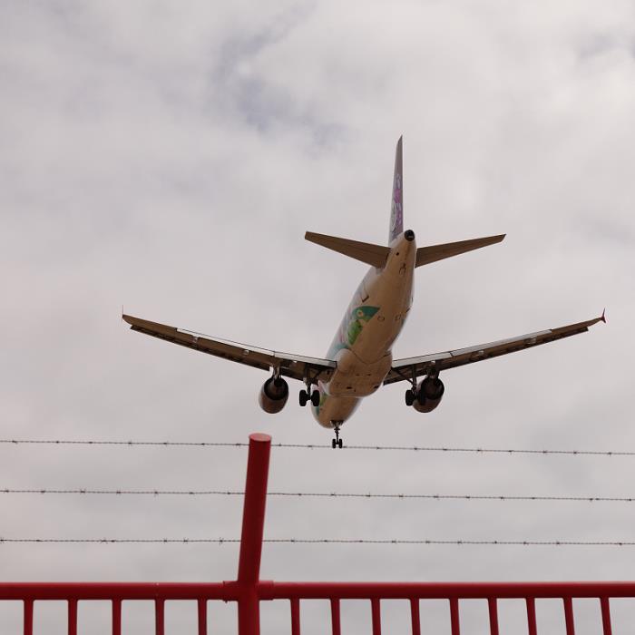 深圳市启运辰物流有限公司