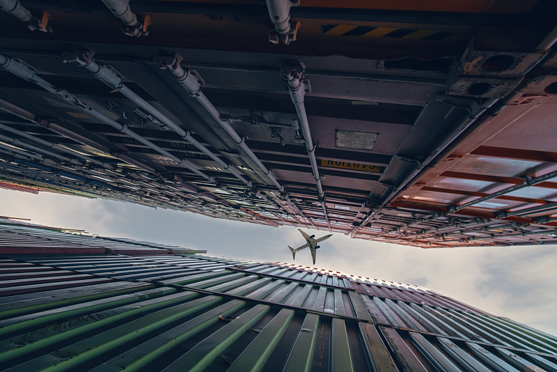 天津苏菲安心裤采用国际空运专线11天速递到西班牙萨拉戈萨