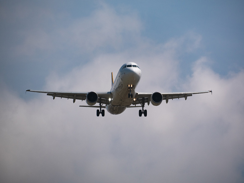 工业锅炉采纳中国大连国际海运完整送达西班牙希洪 (Gijón) 工业锅炉采纳中国大连国际海运完整送达西班牙希洪 (Gijón)