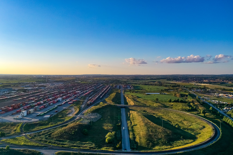 电力电容器组采用南京散货船运输配送到维哥 (Vigo)