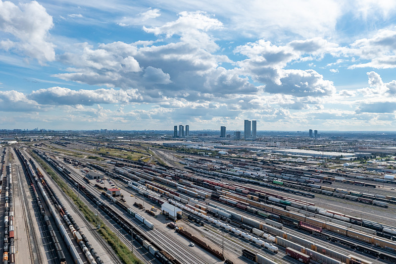 黑人牙膏经过中国武汉门到门空运送到西班牙巴塞罗那 (Barcelona)