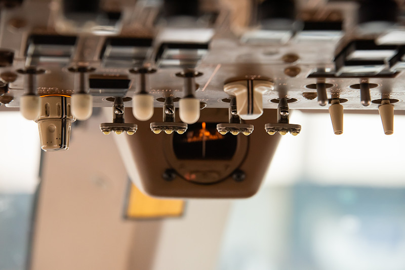 中国石河子至西班牙阿尔赫西拉斯 (Algeciras)的保暖内衣采用门到门空运15天配送到