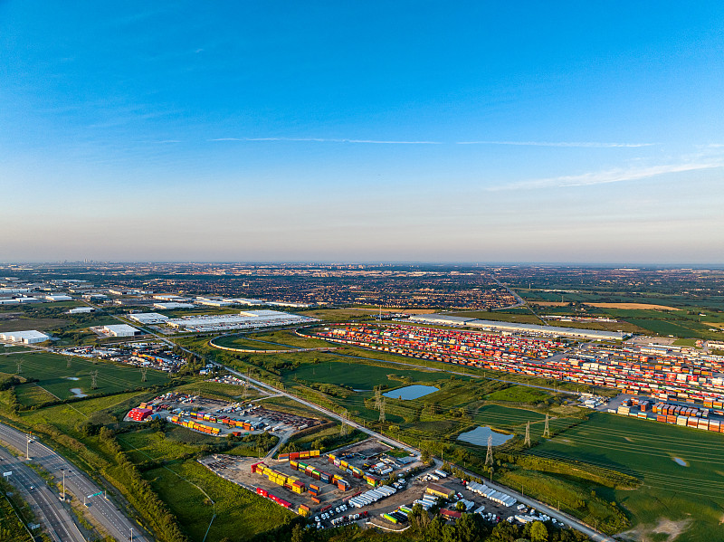 智能手机采用中国大连飞机运输配送到西班牙维多利亚