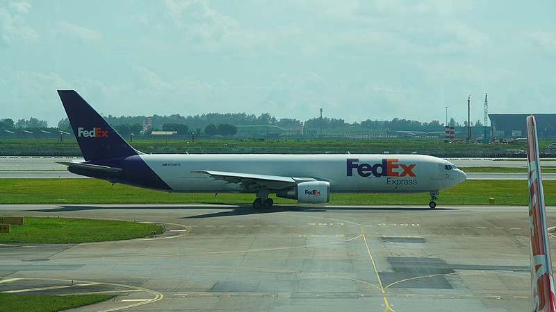 中国义乌到费罗尔 (Ferrol)的富士胶片使用经济空运15天速递到