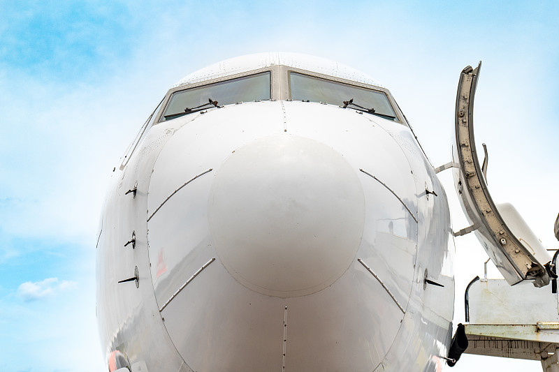 中国合肥文化产品使用航空货运5天内送到西班牙马德里