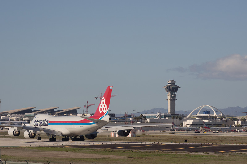 中国广州到西班牙马拉加的海底捞牛油火锅底料采用空运快递9天送达