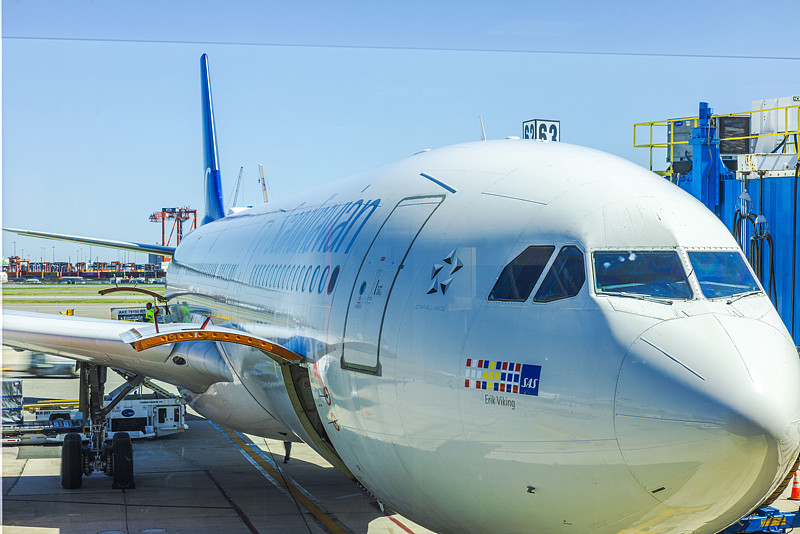 中国鄂州飞科剃须刀采用经济空运5天速递到希洪