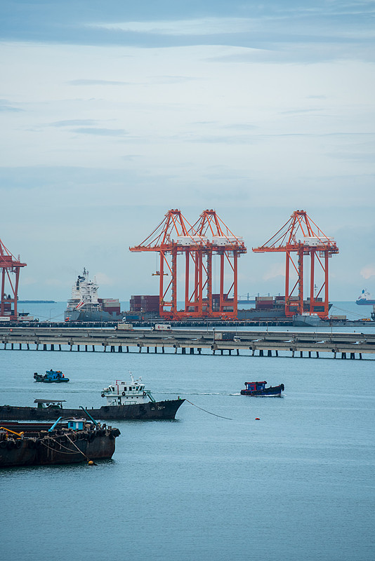 东莞到西班牙塔拉戈纳的烘焙工具（烤箱、烤盘、搅拌器）使用国际空运6天内送达