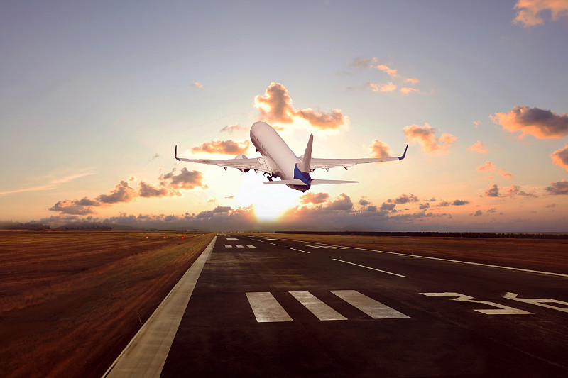 矿石借助中国深圳国际多式联运配达加的斯