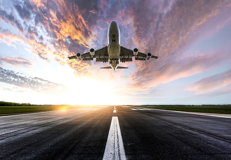 东菱面包机经过中国广州普货空运送到西班牙维多利亚 (Vitoria-Gasteiz)