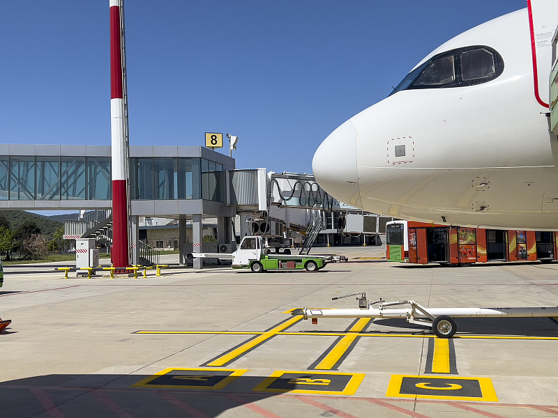 合成纤维面料利用北京航空快递速递到维哥 (Vigo)