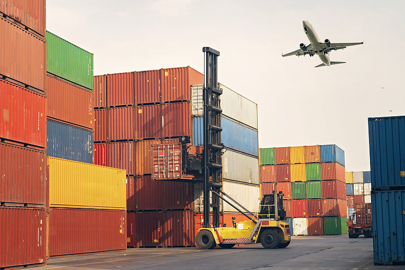 中国广州至西班牙塔拉戈纳的液晶显示器使用空运8天内送到