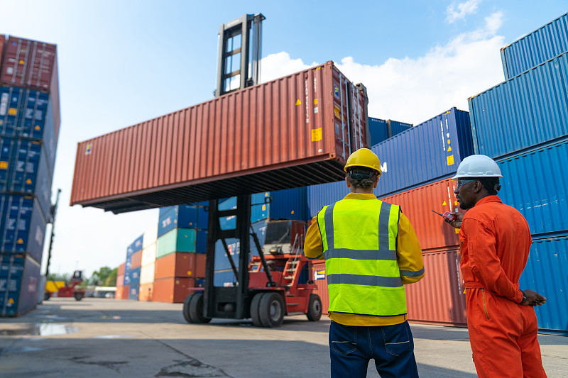 变速器零部件（齿轮、轴承、换挡机构）采用中国高雄集装箱运输配达马拉加