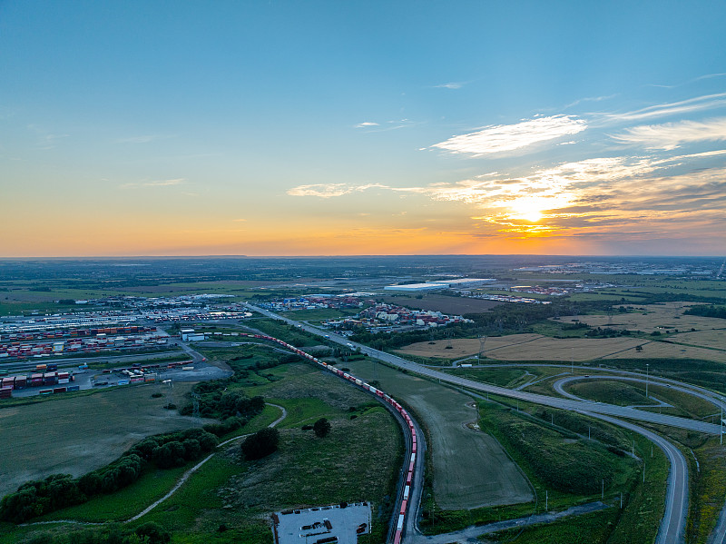 中国北京象棋棋子使用多式联运11天送达马德里 (Madrid)