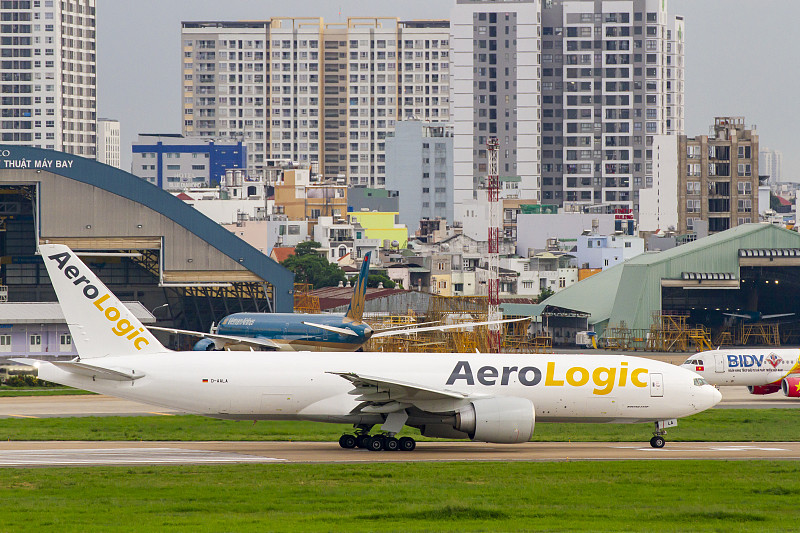 固体胶经杭州空运门到门专线送到西班牙维哥