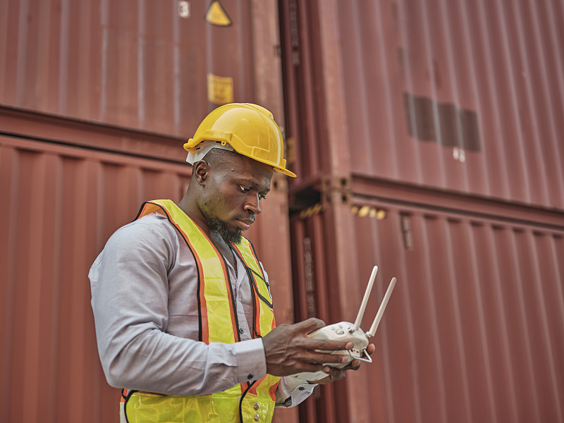合成纤维面料经过中国天津空运快递速递到西班牙阿尔赫西拉斯
