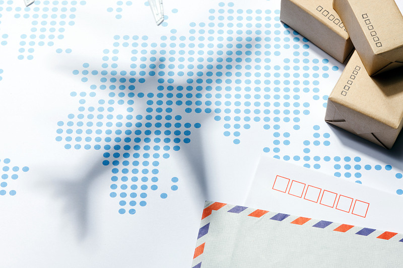 运动鞋利用义乌航空快递送达加的斯