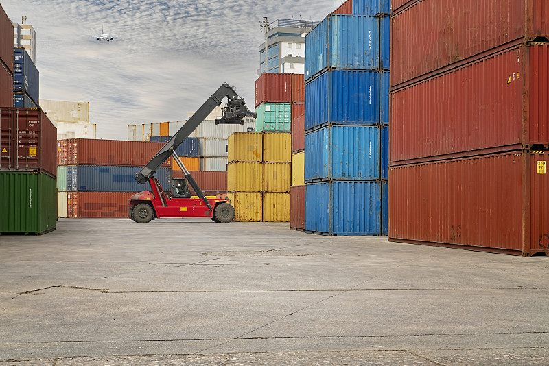 中国深圳磨刀石采用空运门到门专线11天送到卡塔赫纳