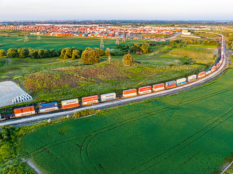 田宫四驱车经乌鲁木齐国际多式联运速递到塔拉戈纳 (Tarragona)
