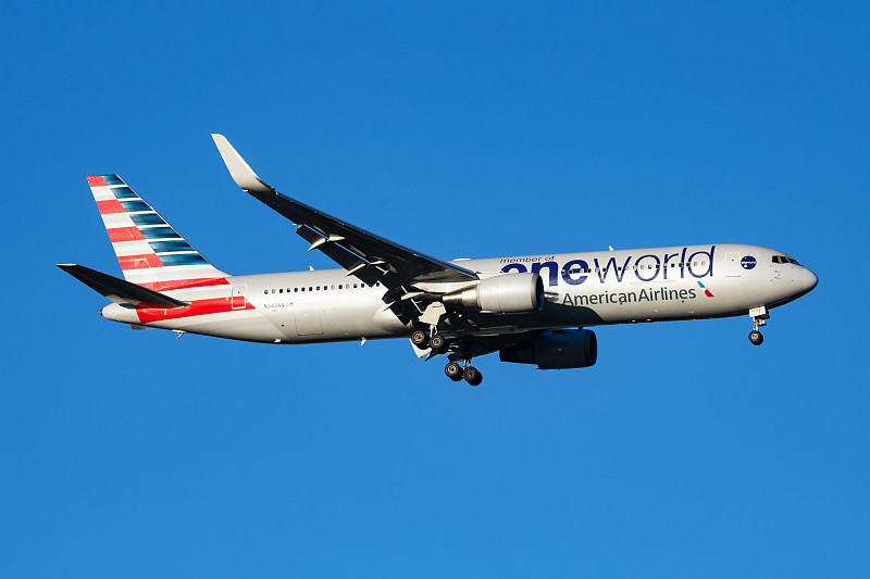 北京到巴塞罗那 (Barcelona)的睡衣采用门到门空运12天配送到