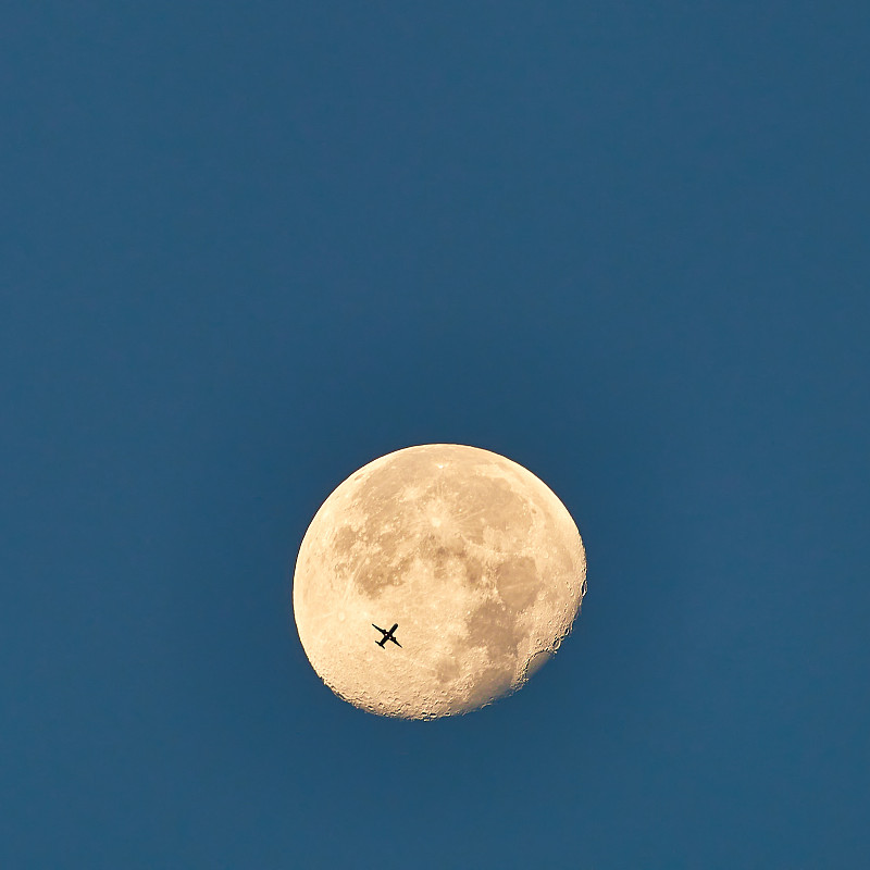 液晶显示器采取乌鲁木齐航空货运送达西班牙毕尔巴鄂