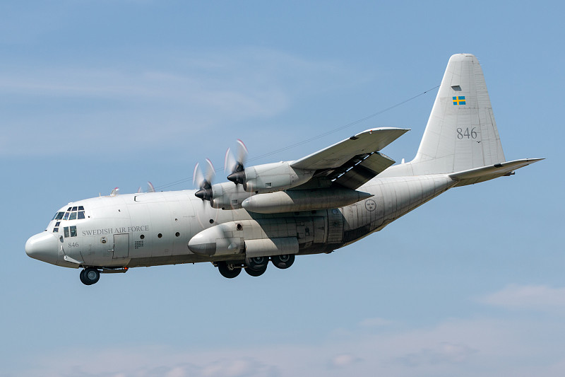 中国中山徐福记沙琪玛采用航空快递5天速递到西班牙巴塞罗那 (Barcelona)