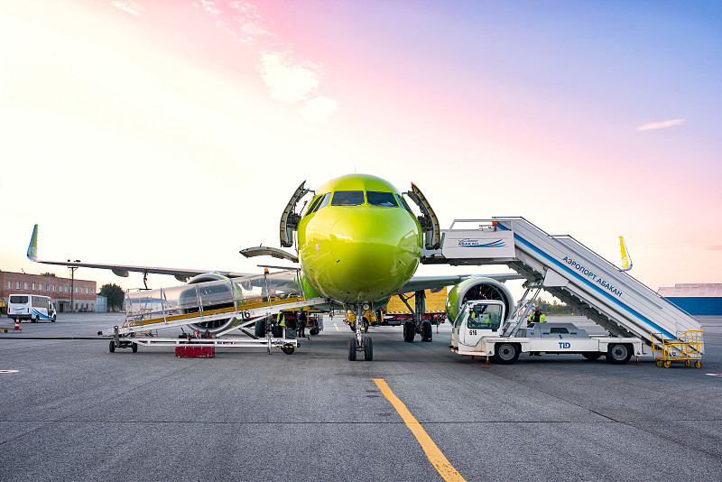 登乘梯利用天津加急空运配送到西班牙塞维利亚 (Sevilla)