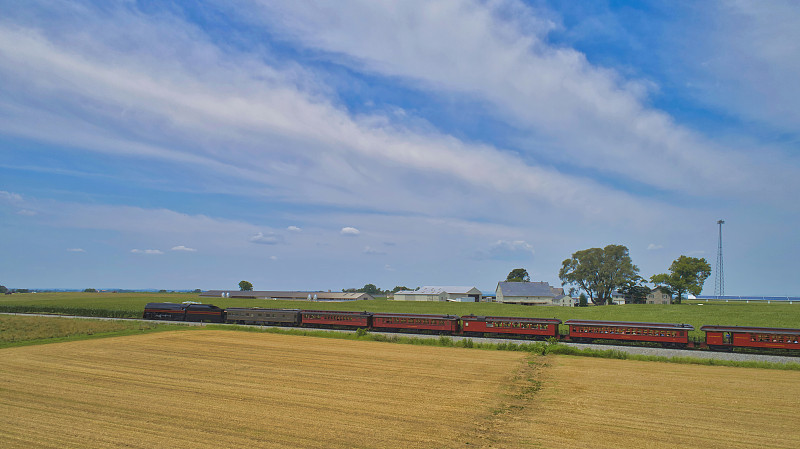 服装利用东莞跨境海空联运送达费罗尔