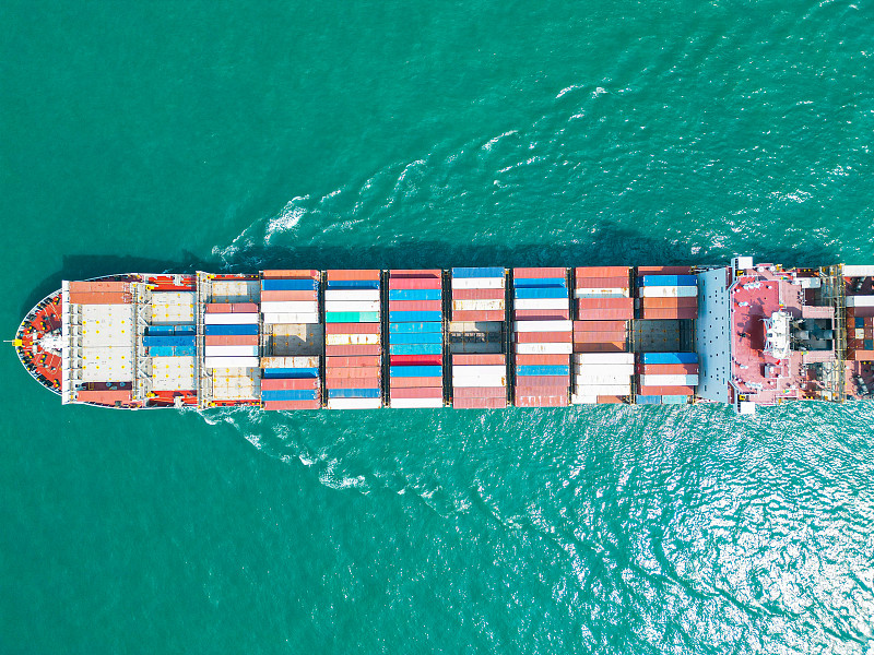 飞机用木材通过中山国际海运抵达西班牙费罗尔