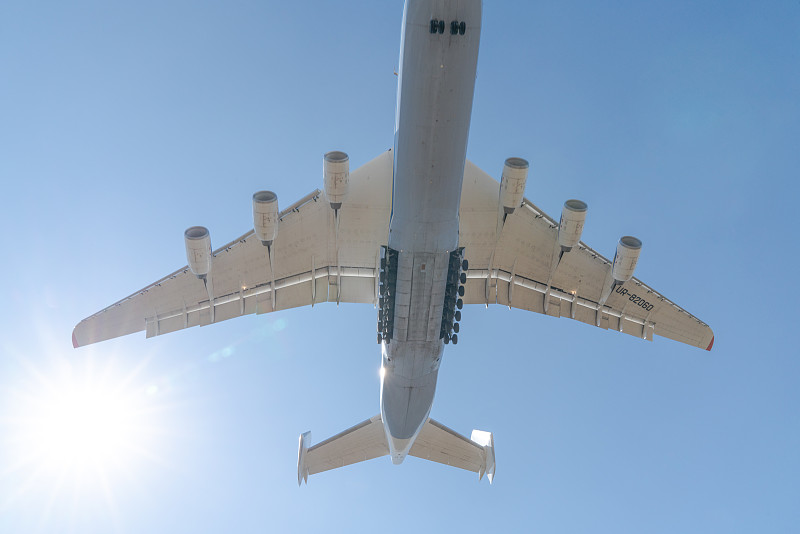 汽车盲点监测系统经中国上海空海联运抵达西班牙马德里 (Madrid)