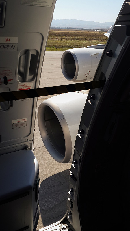 中国西宁到萨拉戈萨的碎纸机采用空运快递14天内送达