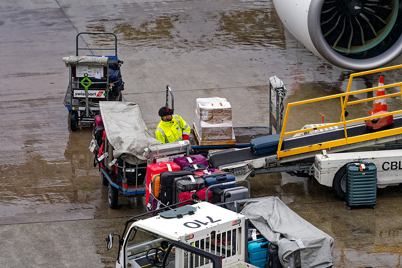 冰箱、洗衣机借用鄂州国际空运专线速递到西班牙奥维耶多
