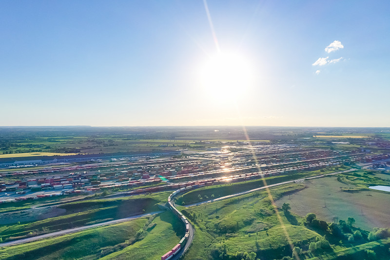 上海到塞维利亚 (Sevilla)的文具采用国际空运专线14天内送到