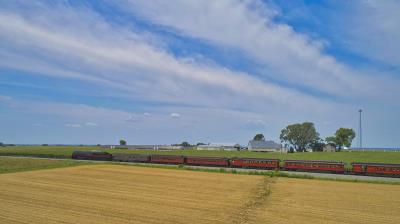服装利用东莞跨境海空联运送达费罗尔