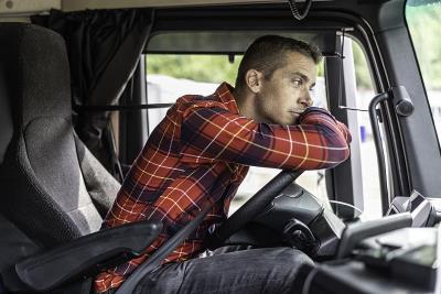 床上桌/折叠桌借助中国义乌多式联运托运至巴塞罗那