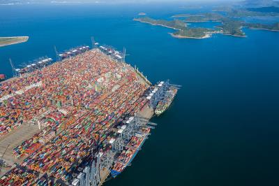 船舶用救生信号（烟雾信号、火箭降落伞信号）经中国南京拼箱海运配送至西班牙维多利亚