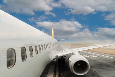 电子乐器（电子钢琴、电子吉他）中国深圳空运物流专线送达西班牙希洪